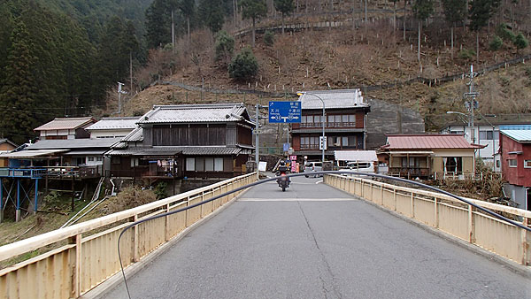 国道１６８号線へ